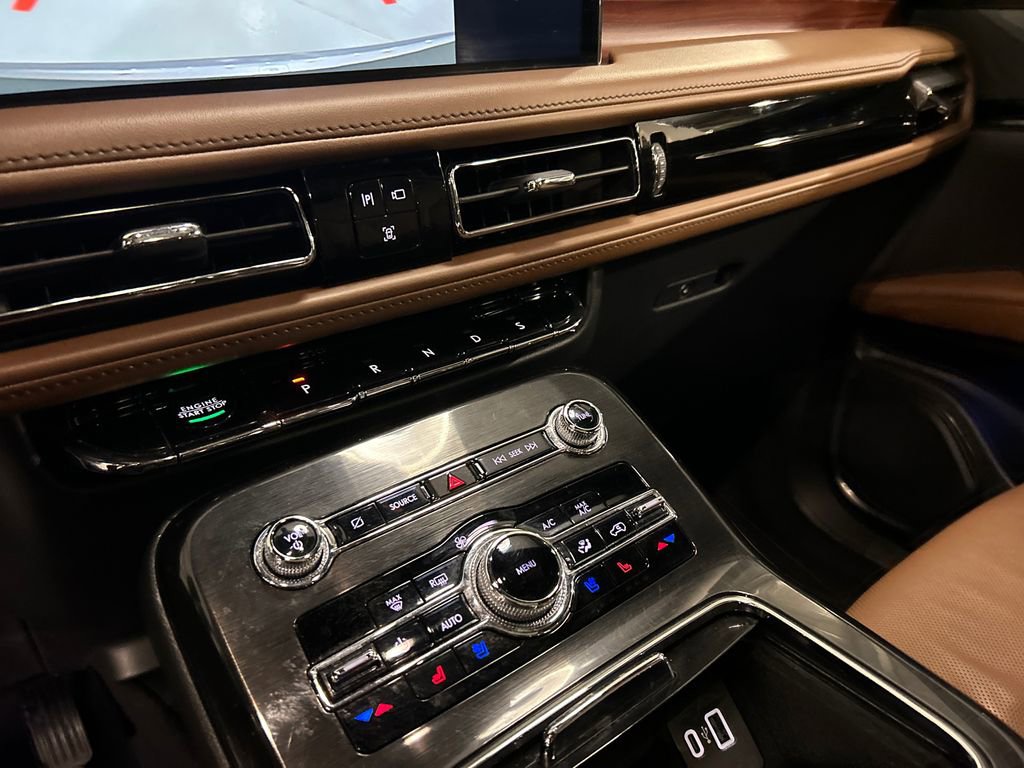 Certified 2022 Lincoln Nautilus Reserve AWD/4WD image 18