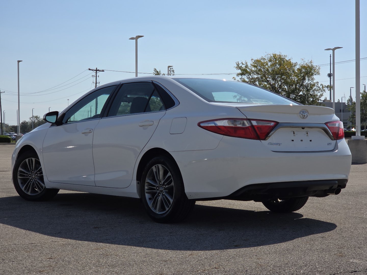 Used 2016 Toyota Camry SE FWD image 12