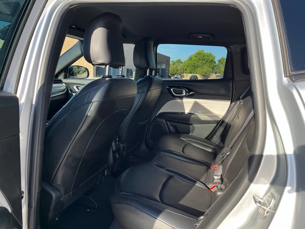 Used 2025 Jeep Compass Limited AWD/4WD image 18