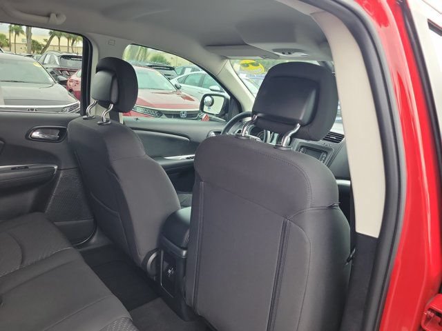Used 2018 Dodge Journey SE FWD image 9