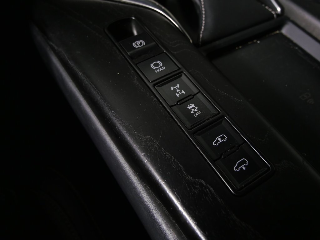 Used 2023 Lexus LX 600 4WD w/ Luxury Package image 27