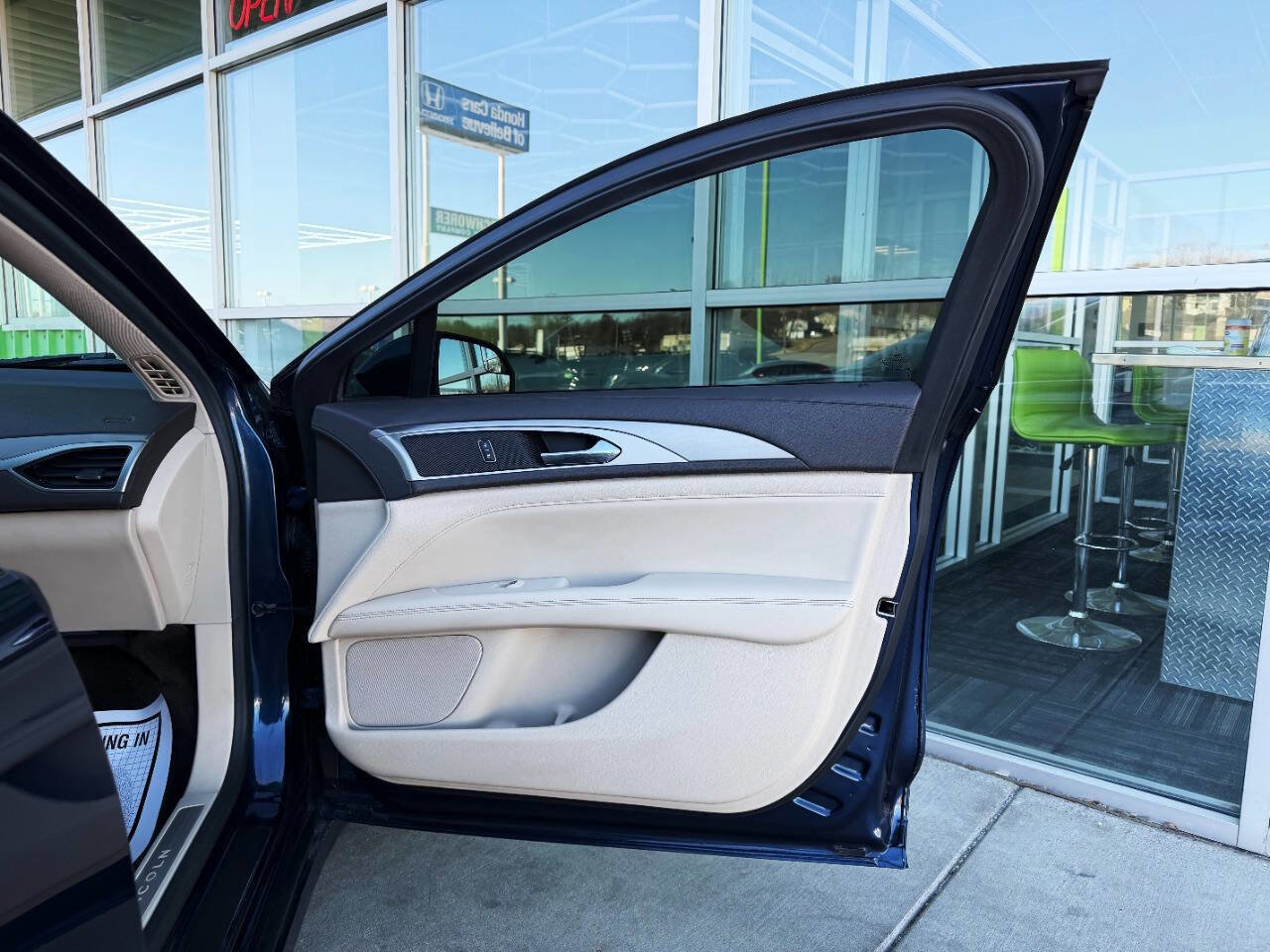 Used 2017 Lincoln MKZ Premiere image 50