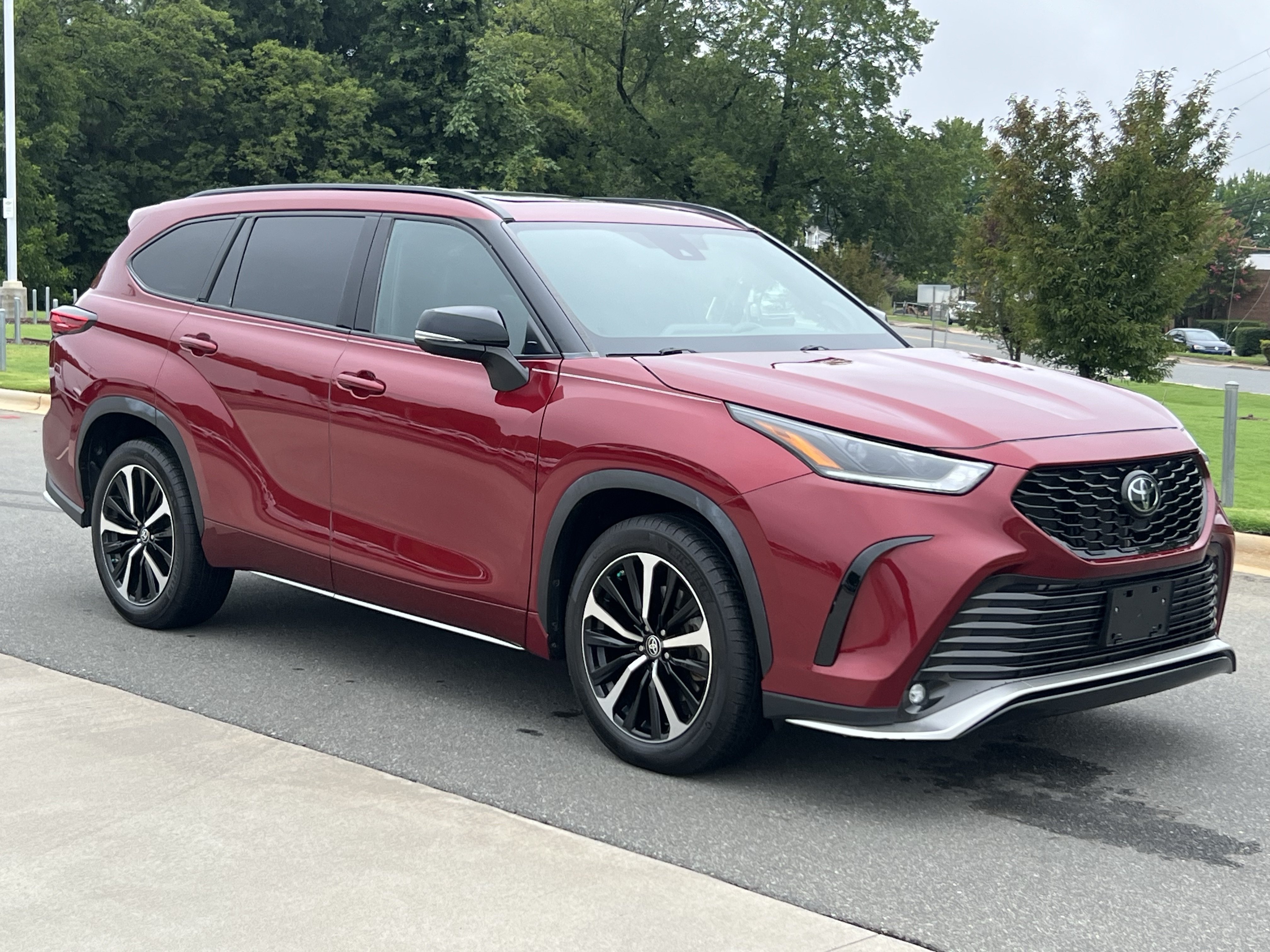 Used 2022 Toyota Highlander XSE