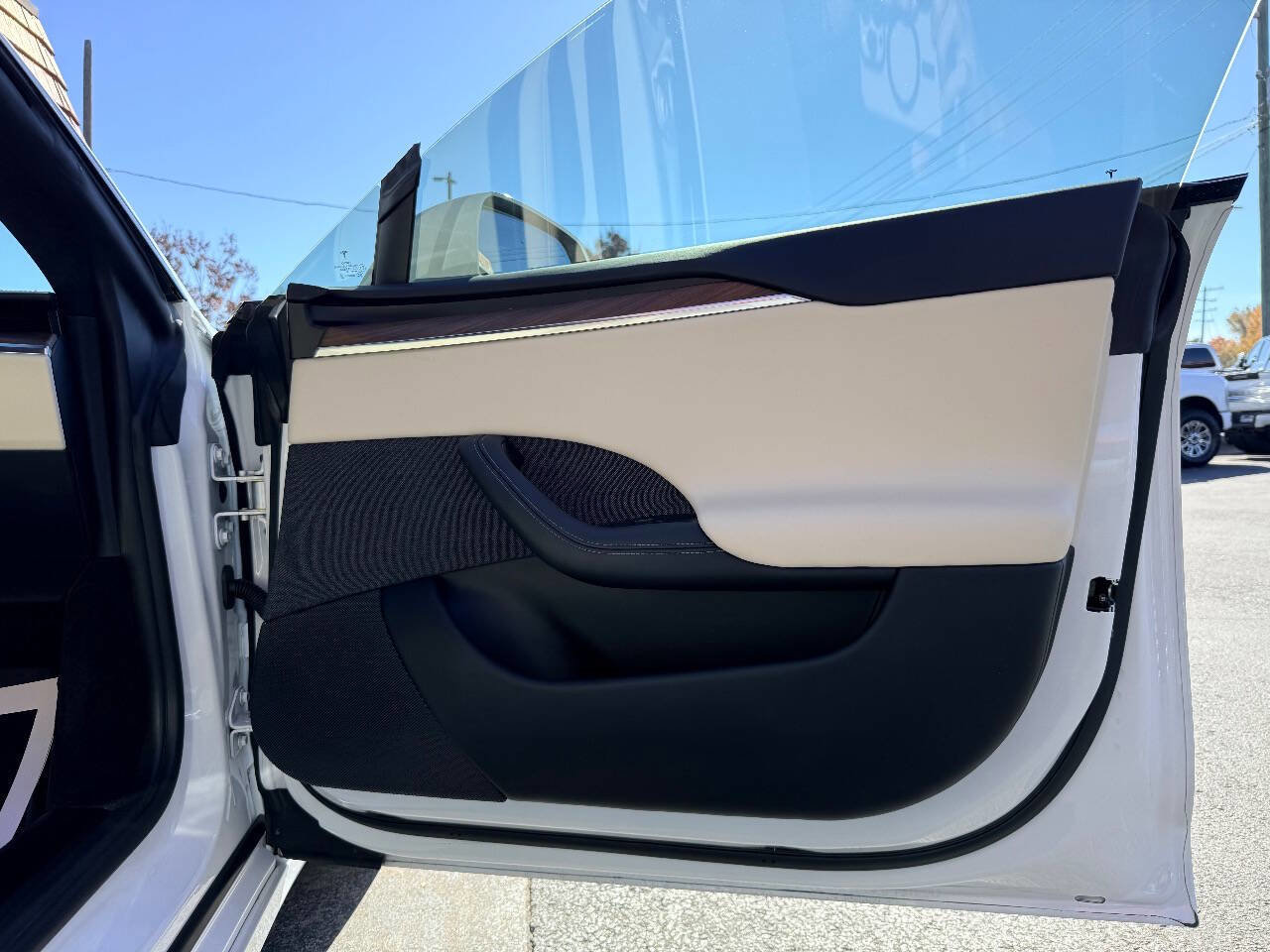 Used 2021 Tesla Model S Plaid image 37