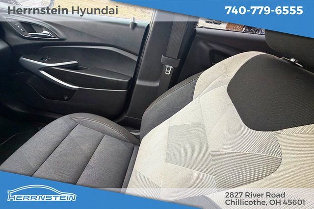 Used 2025 Chevrolet Trax LS w/ LS Convenience Package image 11