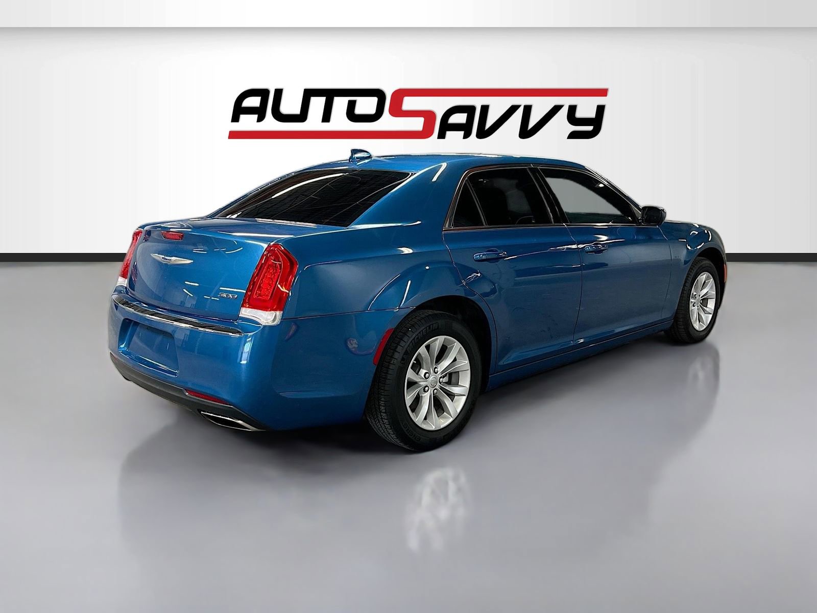 Used 2023 Chrysler 300 Touring image 7