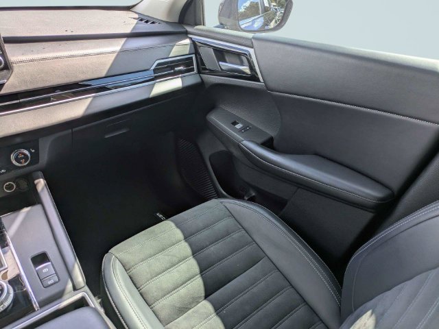 Used 2024 Mitsubishi Outlander SE FWD image 19