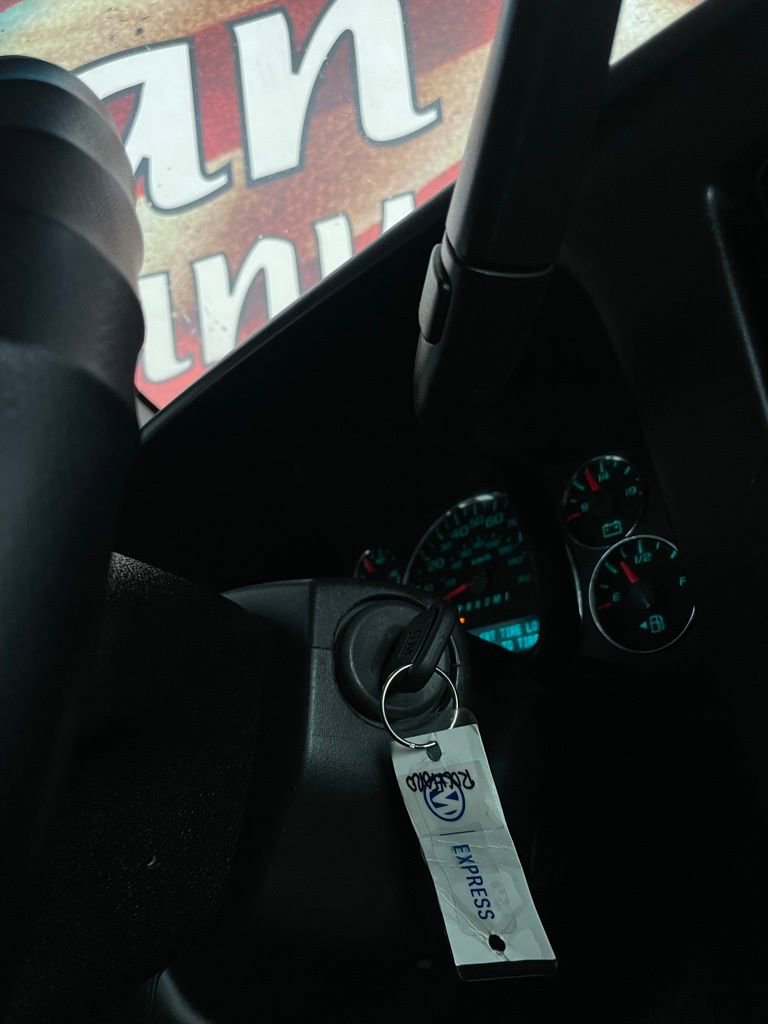 Used 2015 Chevrolet Express 3500 LS w/ Chrome Appearance Package image 22