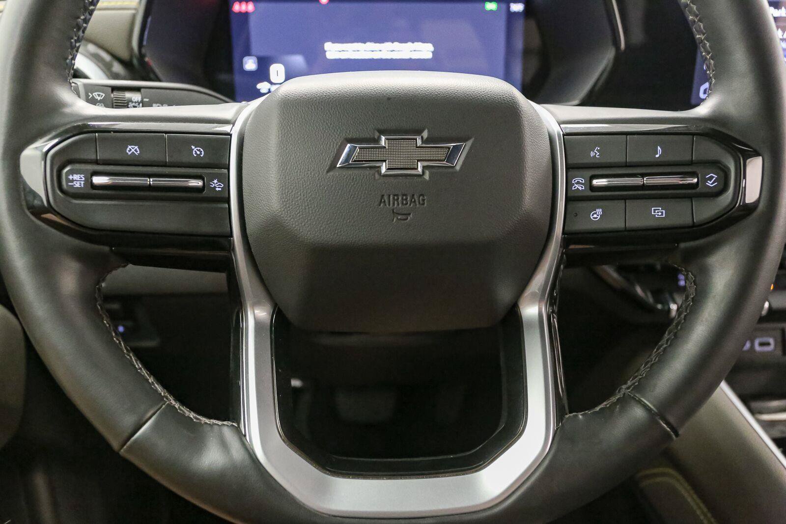 Used 2025 Chevrolet Colorado ZR2 w/ Technology Package AWD/4WD image 33