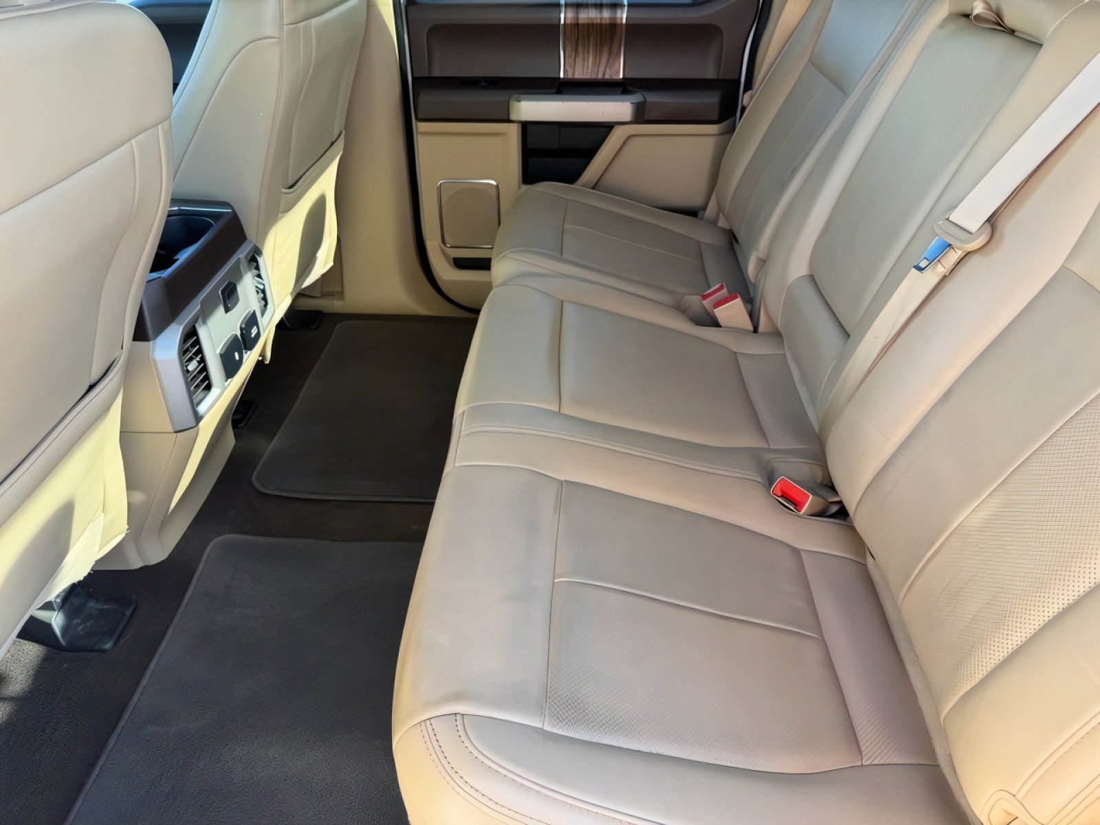 Used 2019 Ford F150 Lariat w/ Equipment Group 501A Mid image 15