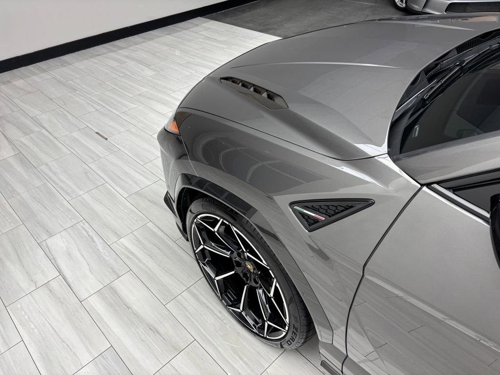 Used 2023 Lamborghini Urus Performante image 11