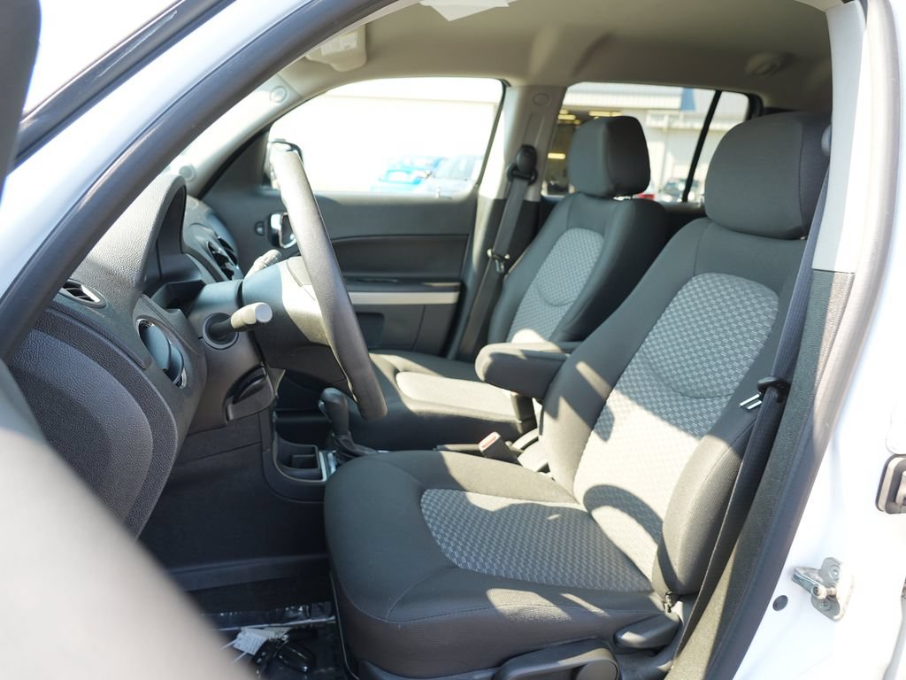 Used 2010 Chevrolet HHR LS FWD image 12