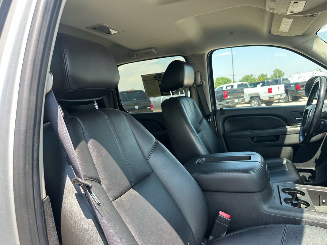 Used 2012 Chevrolet Avalanche LT AWD/4WD image 16
