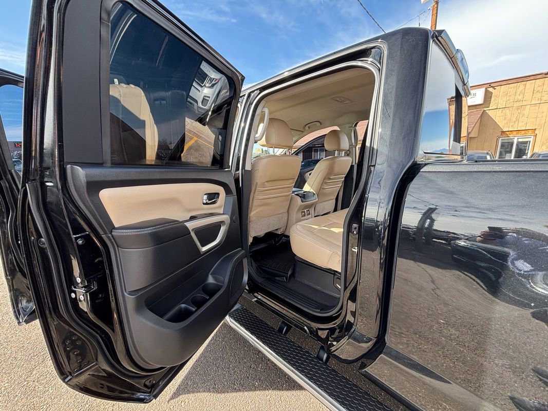 Used 2016 Nissan Titan SL image 23