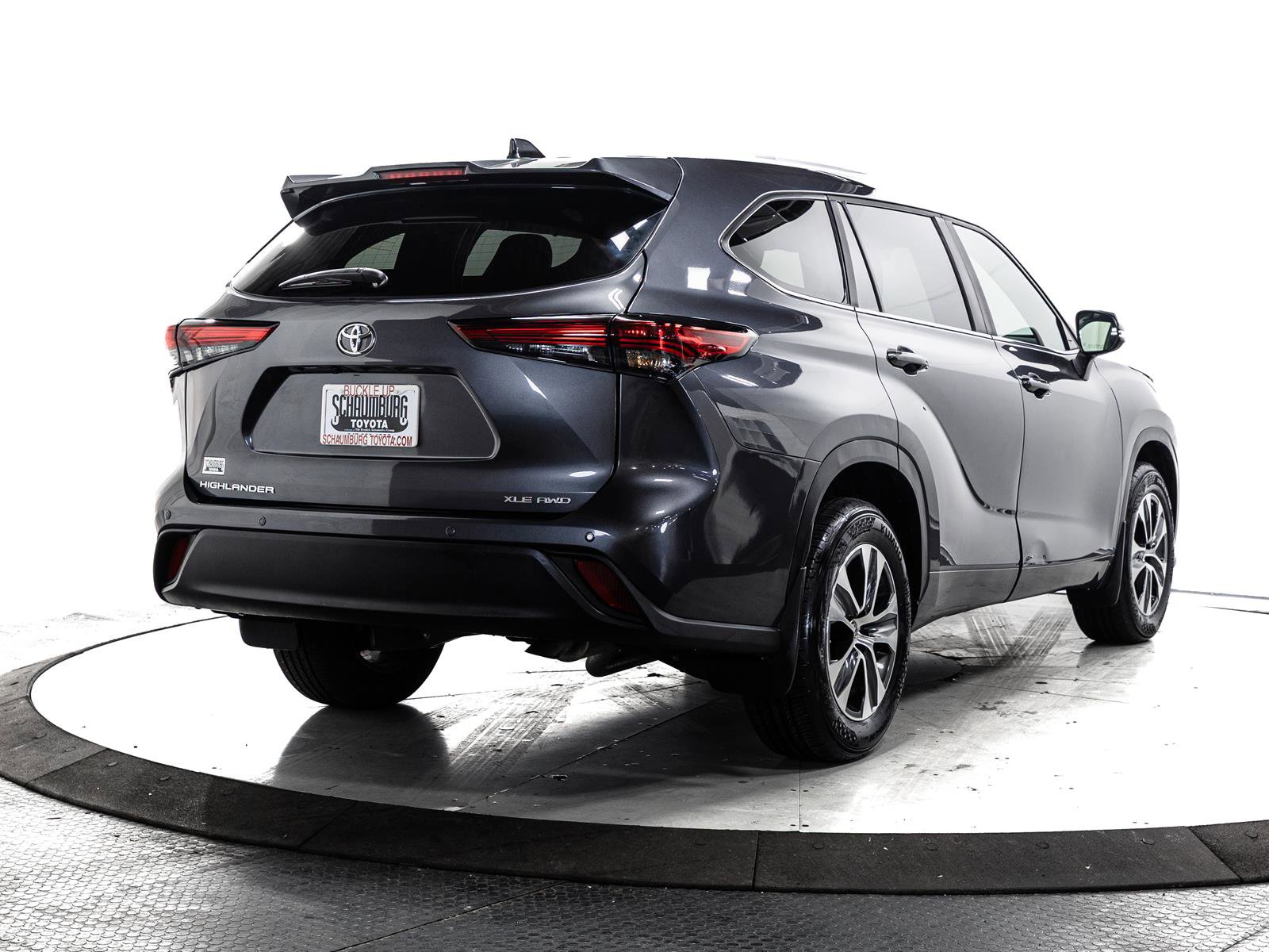 Certified 2023 Toyota Highlander XLE image 13