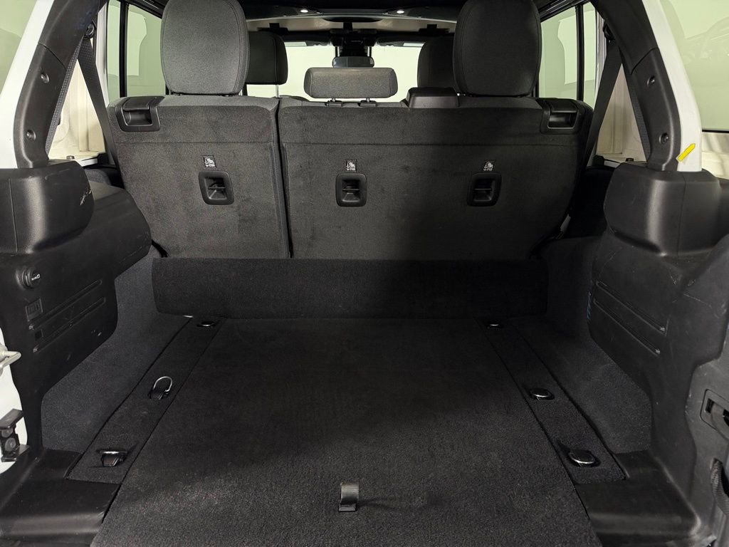 Certified 2024 Jeep Wrangler Unlimited AWD/4WD image 32