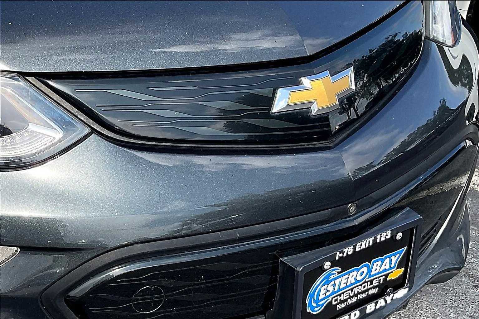 Used 2017 Chevrolet Bolt Premier w/ Driver Confidence II Package image 28