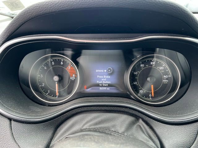 Used 2019 Jeep Cherokee Limited image 18