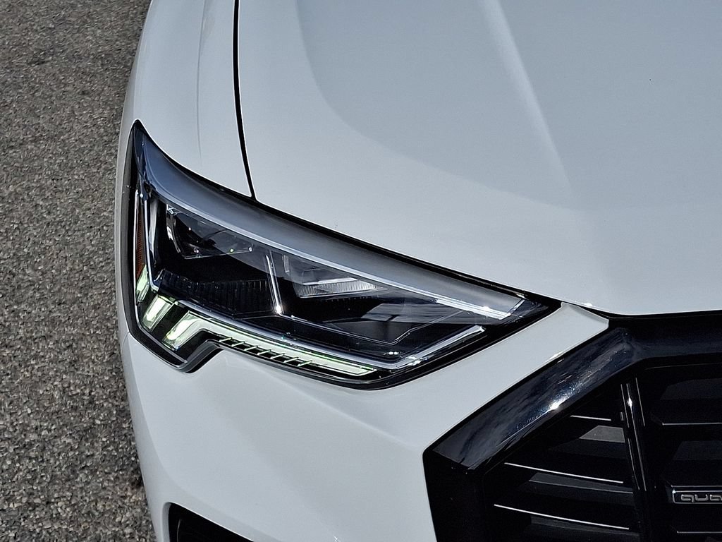 Certified 2025 Audi Q3 2.0T Premium Plus w/ Premium Plus Package AWD/4WD image 9