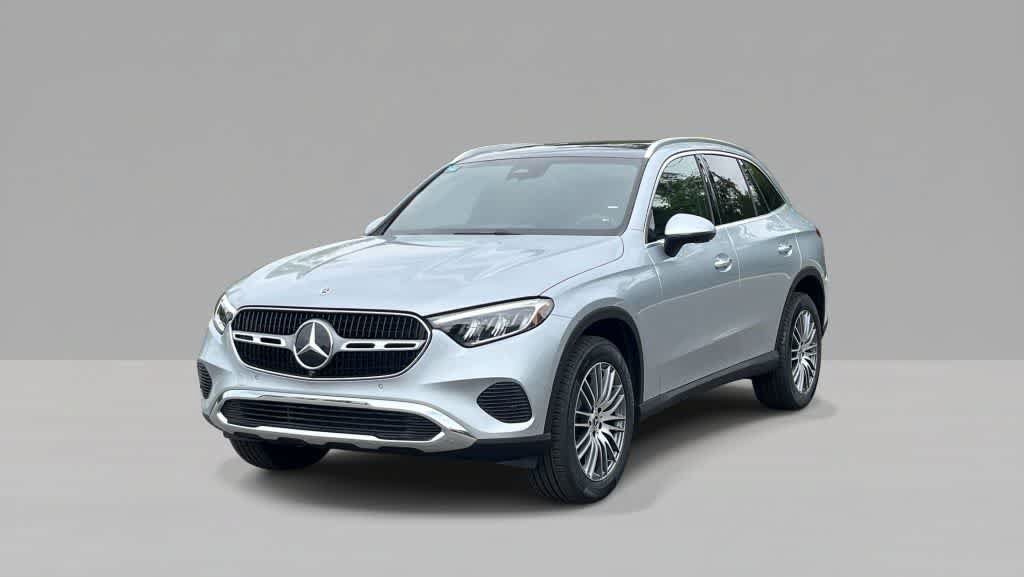 Used 2026 Mercedes-Benz GLC 300 4MATIC image 3