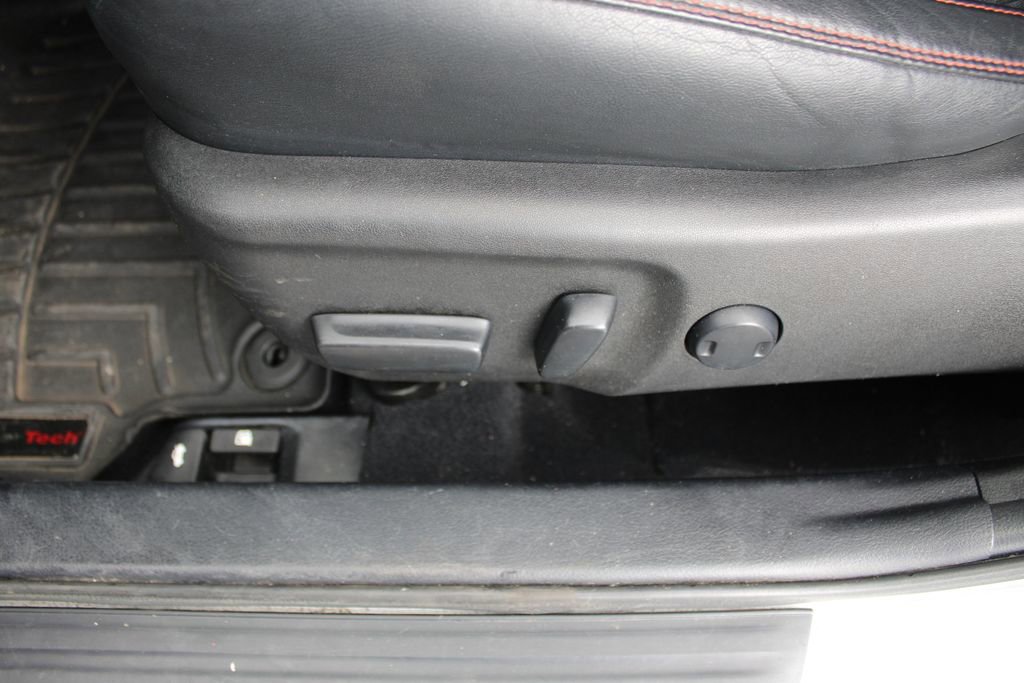 Used 2015 Toyota Camry SE FWD image 22