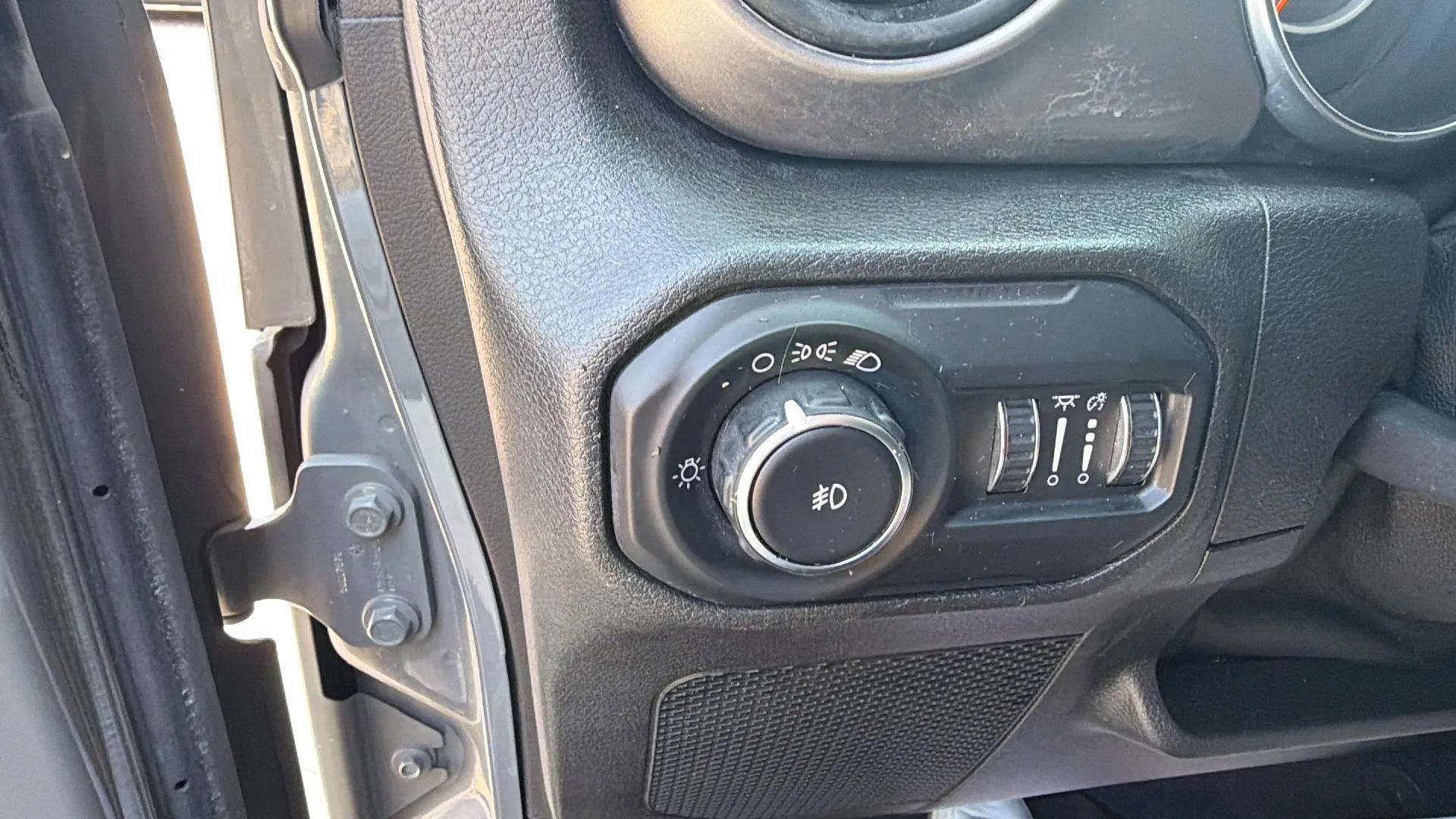 Used 2020 Jeep Wrangler Sport AWD/4WD image 15