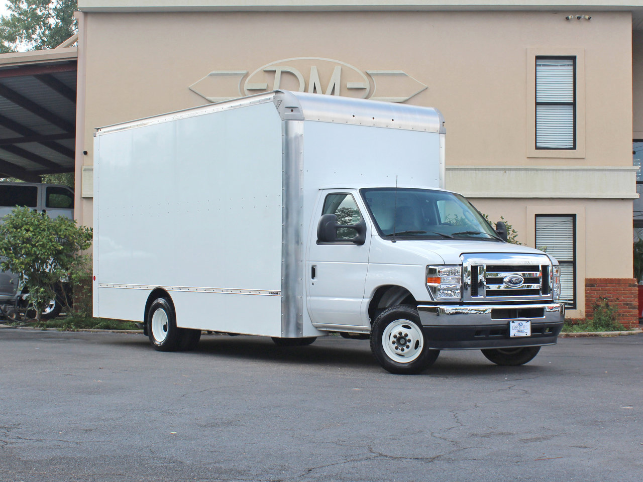 Used 2024 Ford E-450 and Econoline 450 Super Duty w/ Power Windows & Locks Group image 4