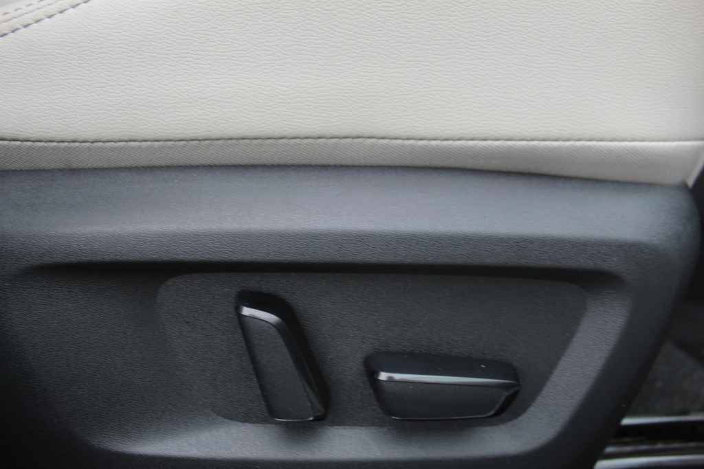 Used 2023 Nissan Rogue SL AWD/4WD image 31