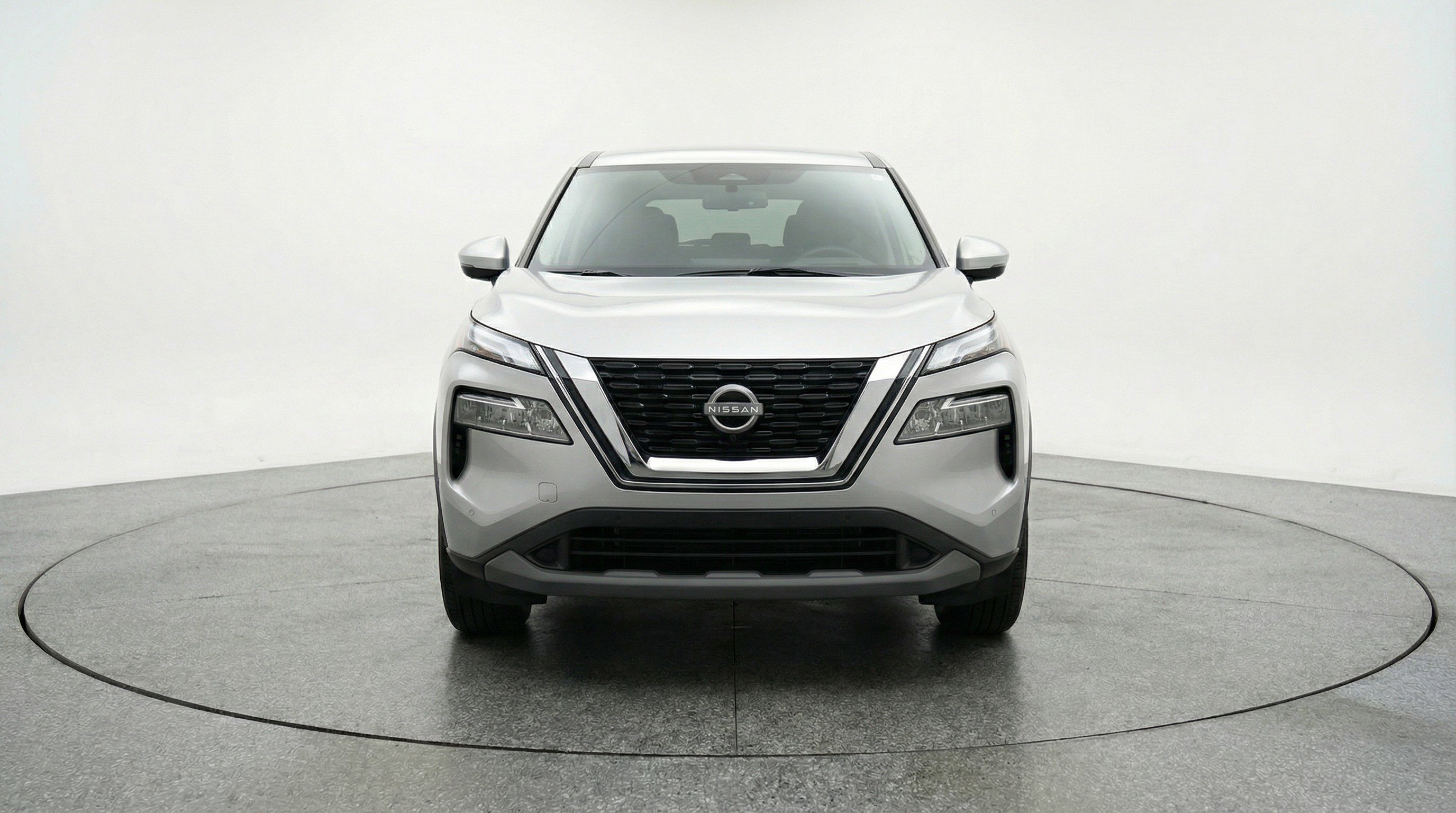 Used 2025 Nissan Rogue SV image 2