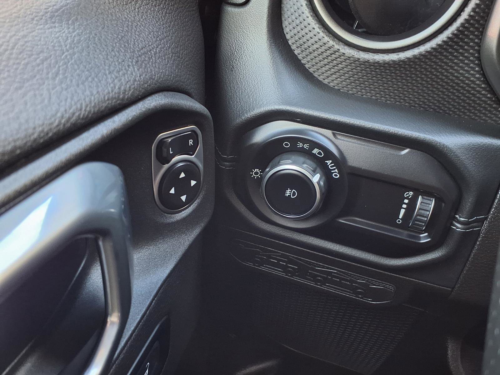 Used 2024 Jeep Wrangler Unlimited Rubicon 392 image 24