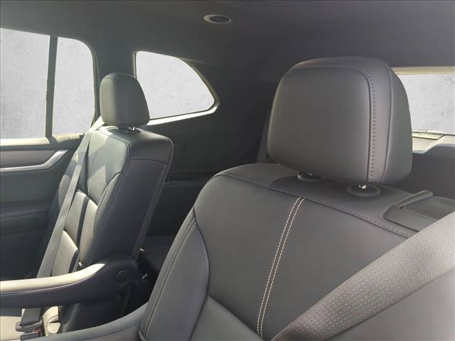 Used 2025 GMC Acadia Elevation w/ Elevation Premium Package FWD image 16