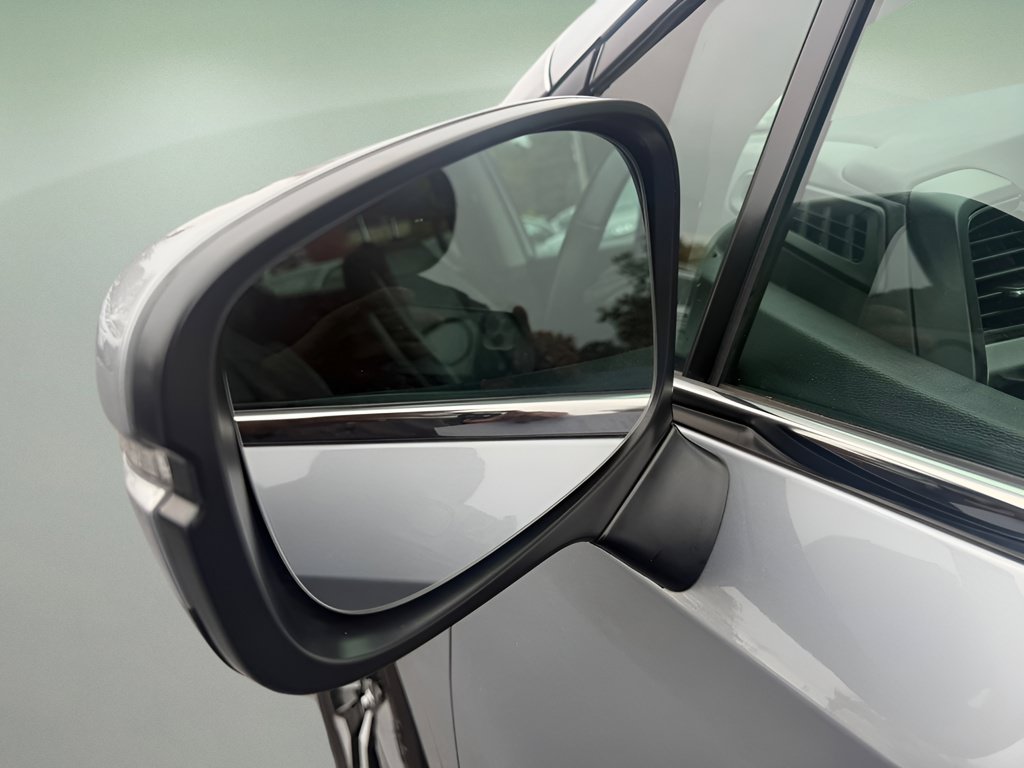 Used 2025 Honda Odyssey EX-L image 24