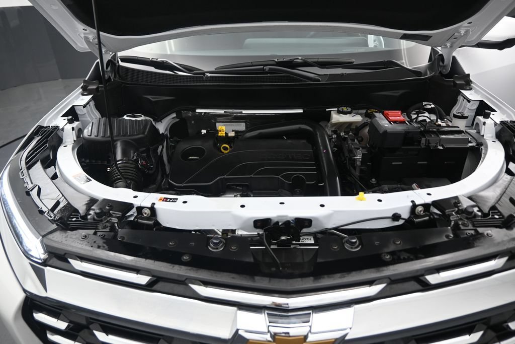 Used 2025 Chevrolet Equinox LT w/ Safety and Technology Package FWD image 15