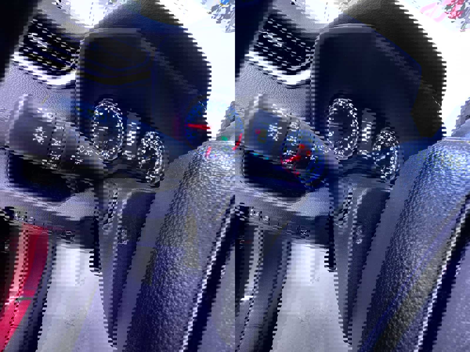 Used 2020 Toyota RAV4 XLE Premium image 10