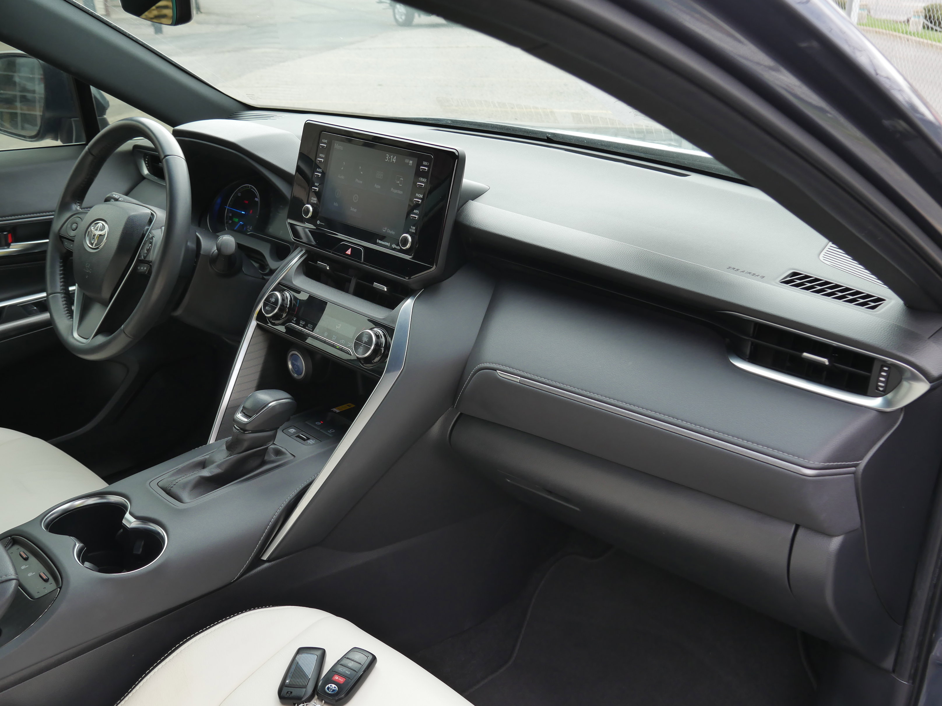 Used 2022 Toyota Venza XLE AWD/4WD image 25