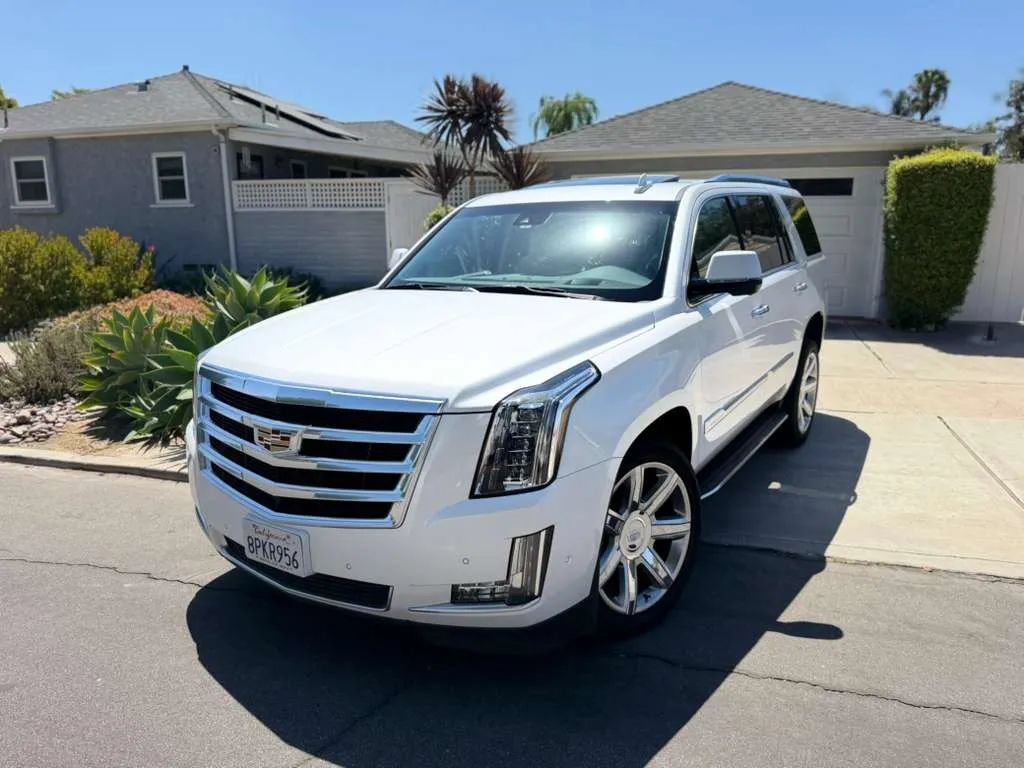 Used 2020 Cadillac Escalade Luxury RWD image 19