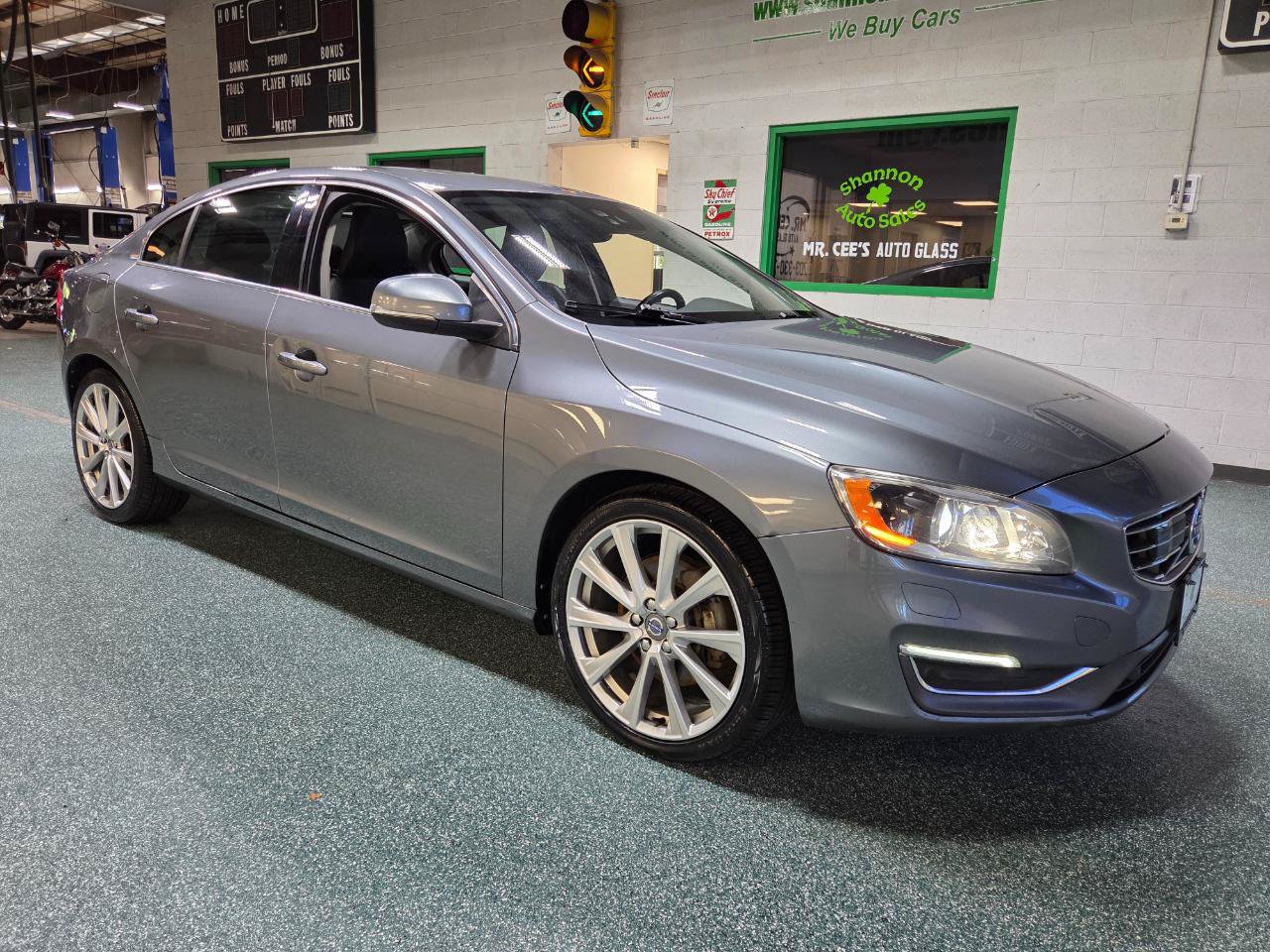 Used 2018 Volvo S60 T5 Inscription Platinum AWD/4WD image 4