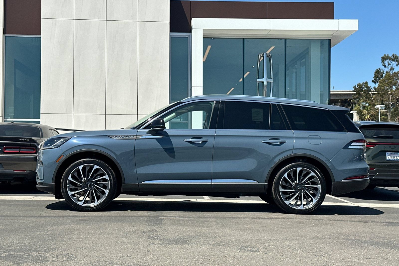 New 2026 Lincoln Aviator Reserve w/ Luxury Package RWD image 6