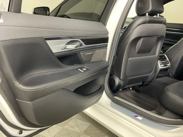 Used 2017 BMW 740i RWD image 15