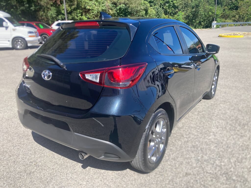 Used 2020 Toyota Yaris LE FWD image 7