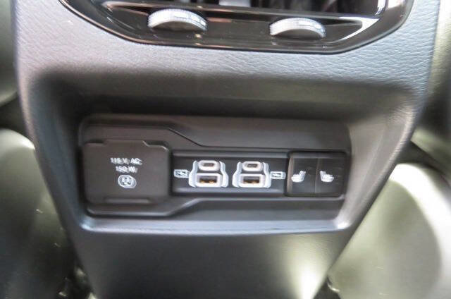 New 2025 Jeep Grand Cherokee Limited w/ Trailer Tow Package image 13