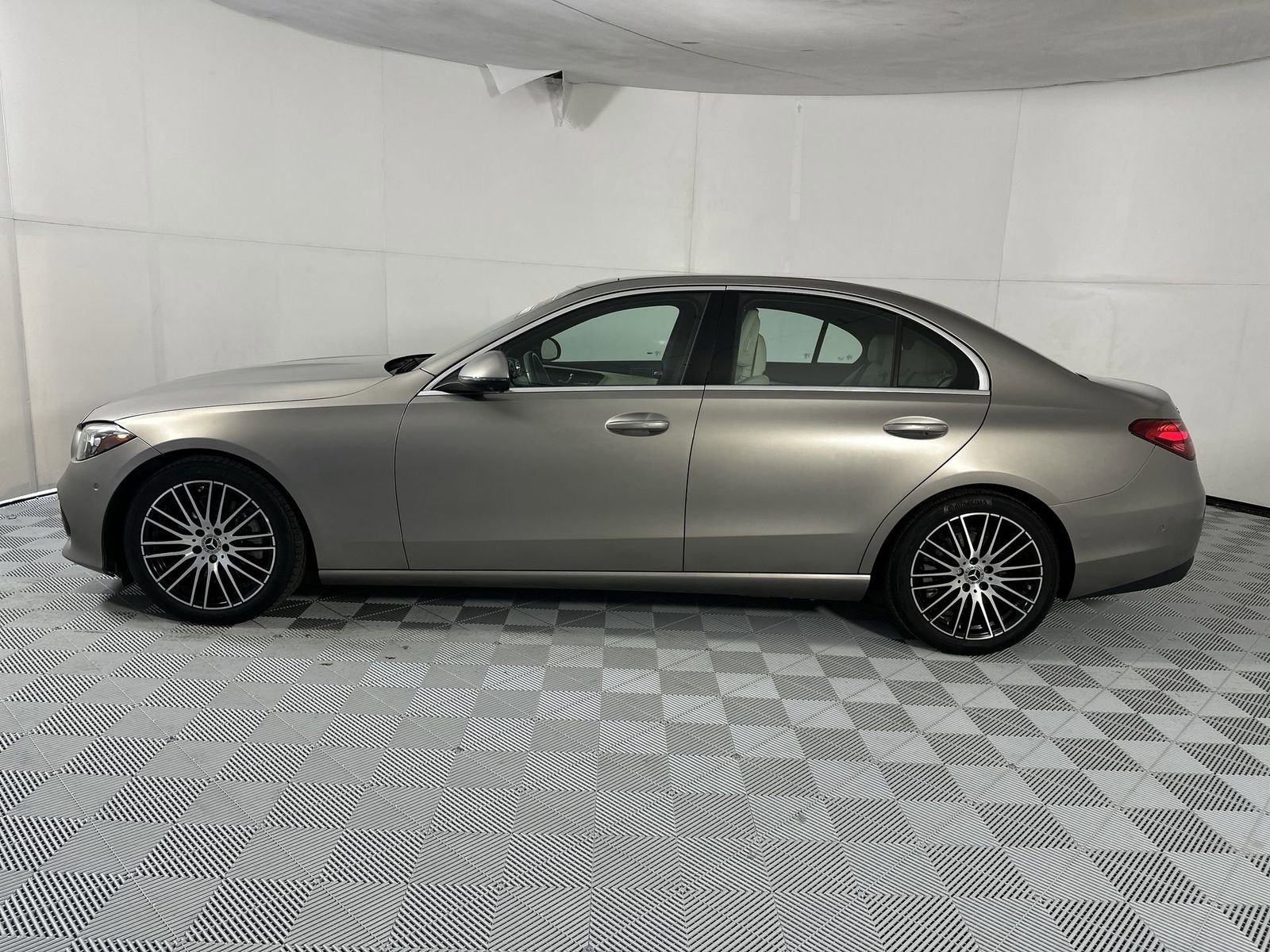 Used 2022 Mercedes-Benz C 300 Sedan image 5