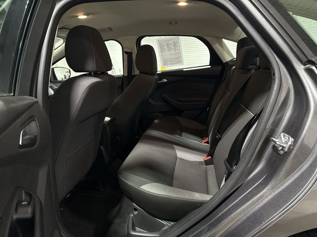 Used 2013 Ford Focus SE FWD image 21