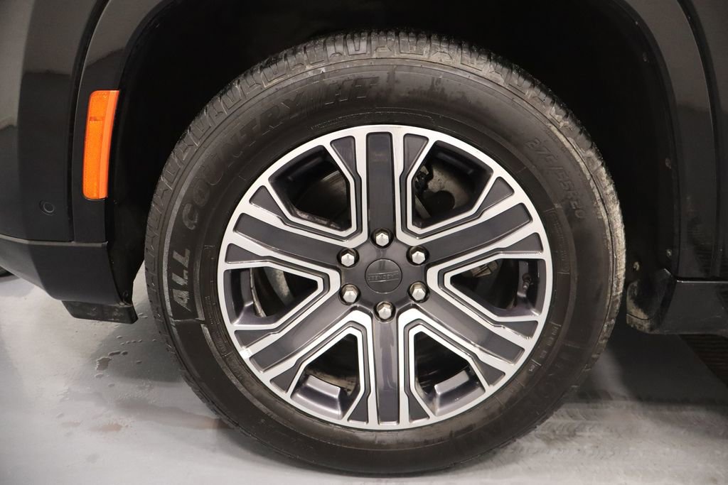 Certified 2024 Jeep Wagoneer L Series II w/ Flexible Seating Group AWD/4WD image 27