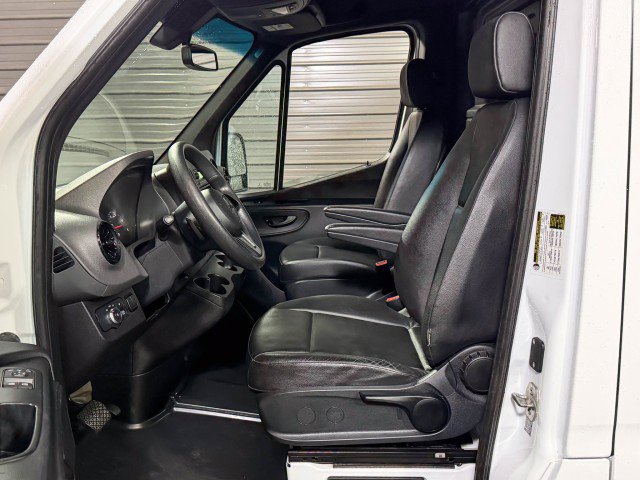 Used 2021 Mercedes-Benz Sprinter 2500 image 18