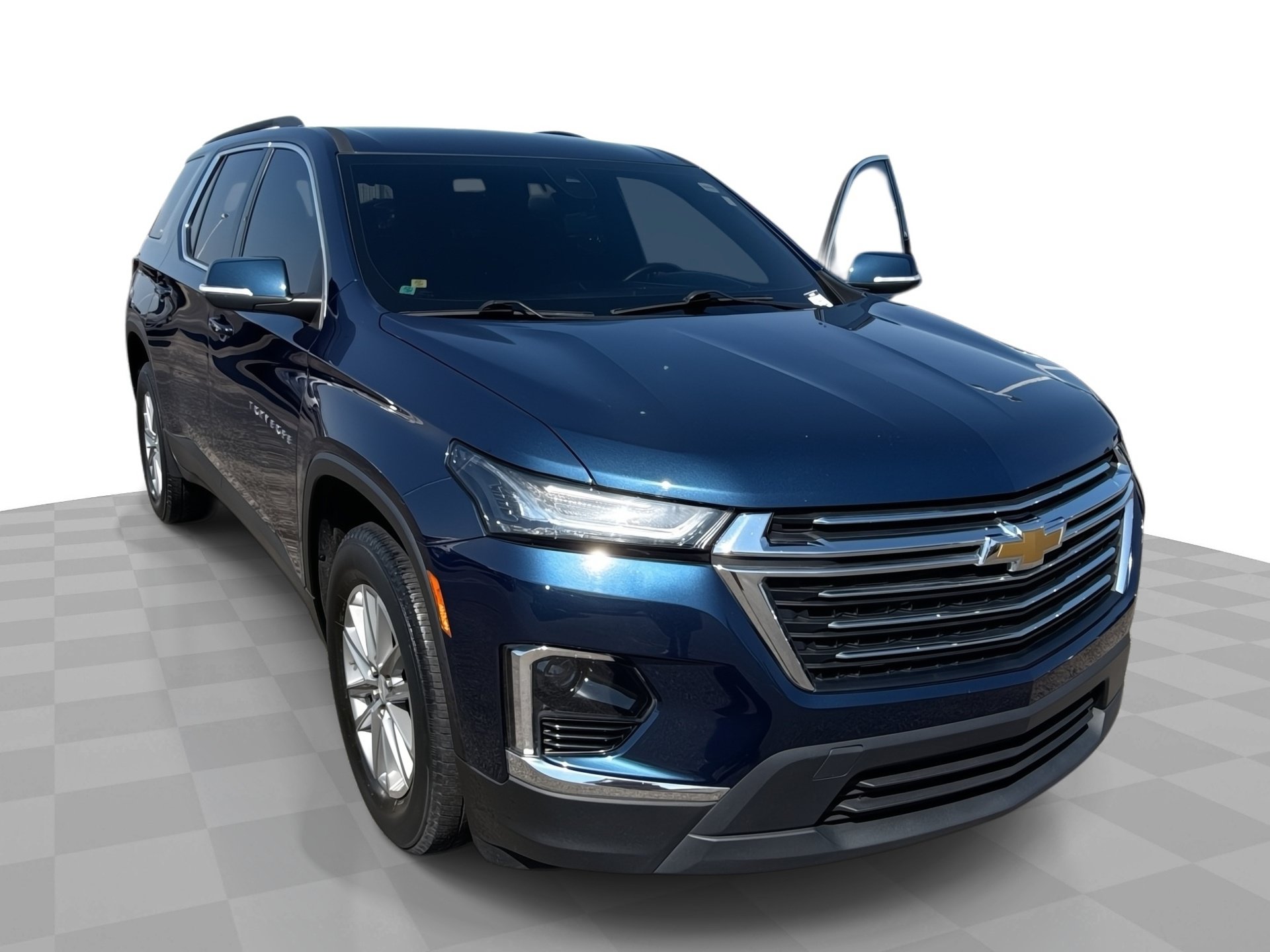 Used 2023 Chevrolet Traverse LT
