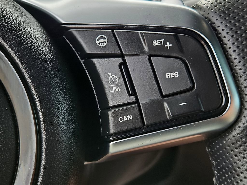 Used 2021 Jaguar F-TYPE R image 22