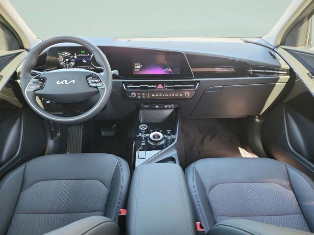 Used 2025 Kia Niro Wind w/ Wind Preserve Package FWD image 6