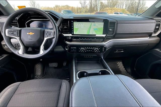 Used 2025 Chevrolet Silverado 2500 LT w/ Convenience Package image 8