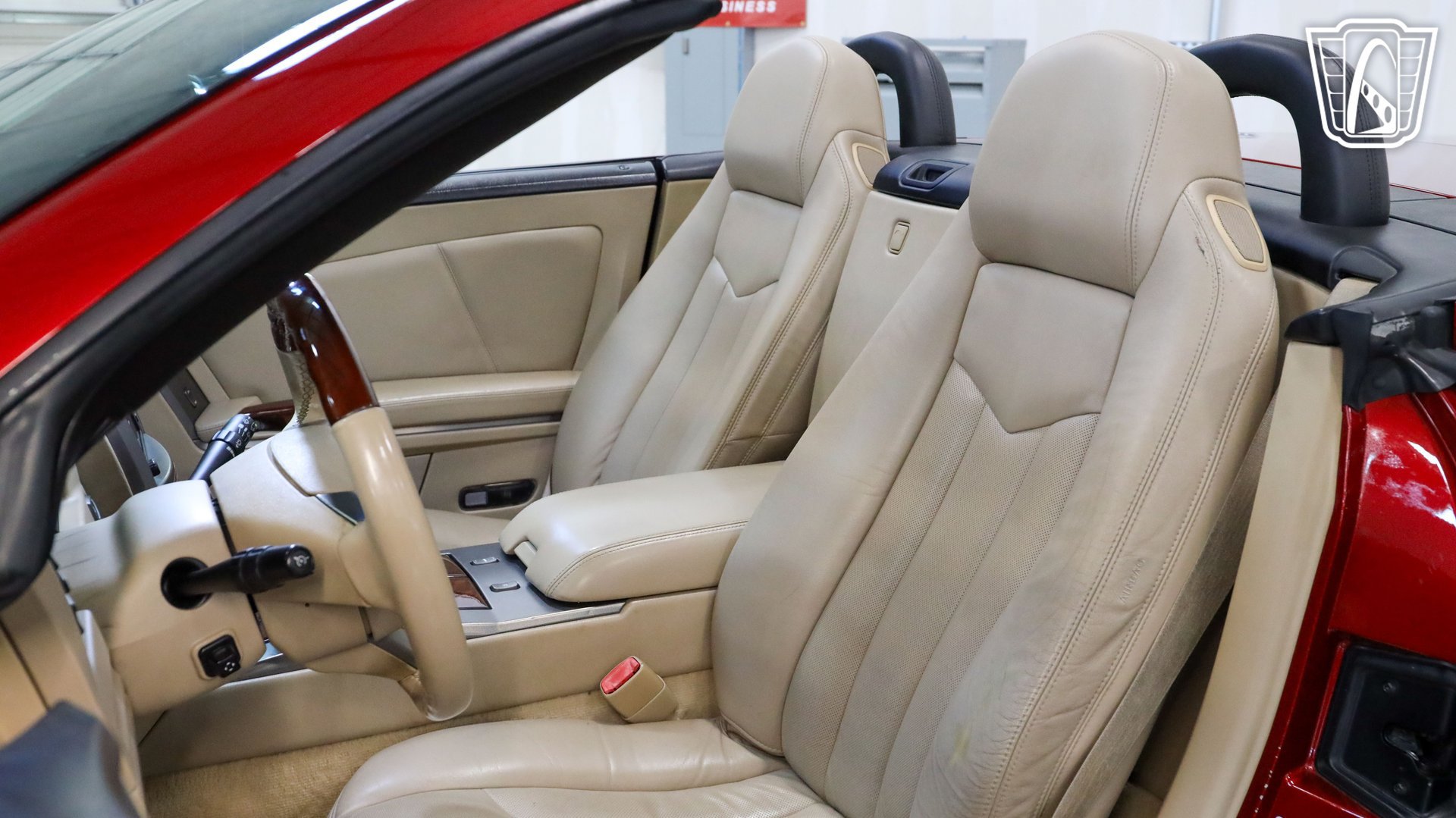Used 2008 Cadillac XLR RWD image 16